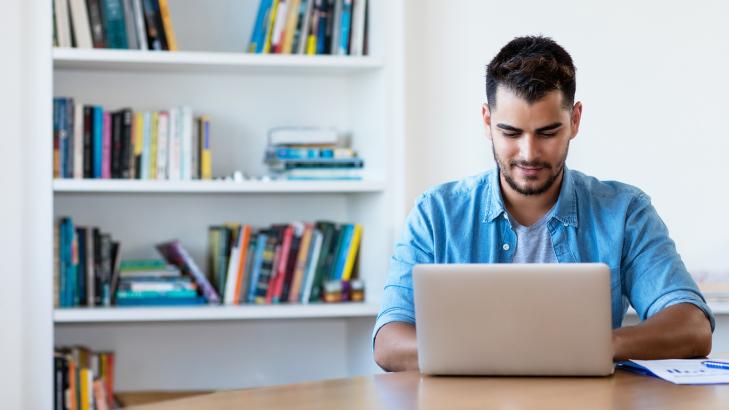 ماهي عوامل نجاح التعلم عن بعد؟ استراتيجيات ونصائح عملية للطلاب